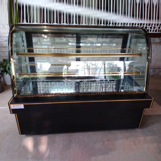 Tủ bánh kem 1m5 kính cong 3 tầng đẹp