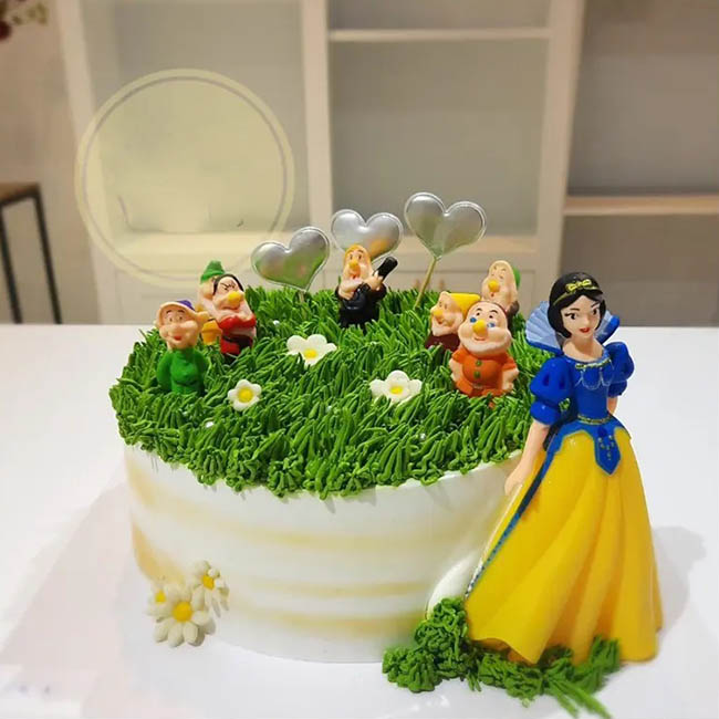 Bánh sinh nhật công chúa màu xanh 3