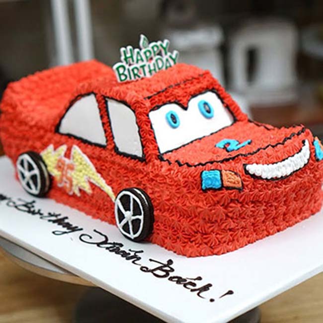 Bánh sinh nhật cho bé trai hình ô tô