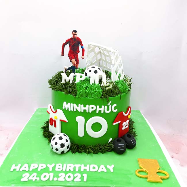 Bánh sinh nhật cho bé trai hình bóng đá
