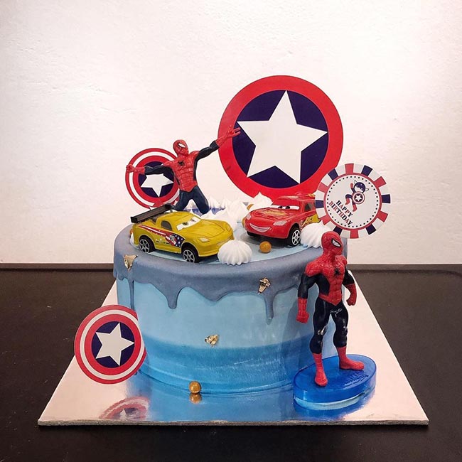 Bánh sinh nhật cho bé trai hình người nhện 3