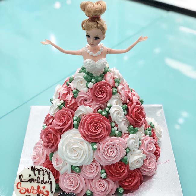 Bánh sinh nhật cho bé gái Barbie 4