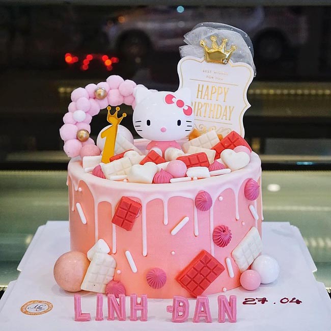 Bánh sinh nhật màu hồng Hello Kitty 4