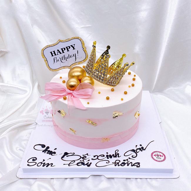 Bánh sinh nhật màu hồng vương miện 3